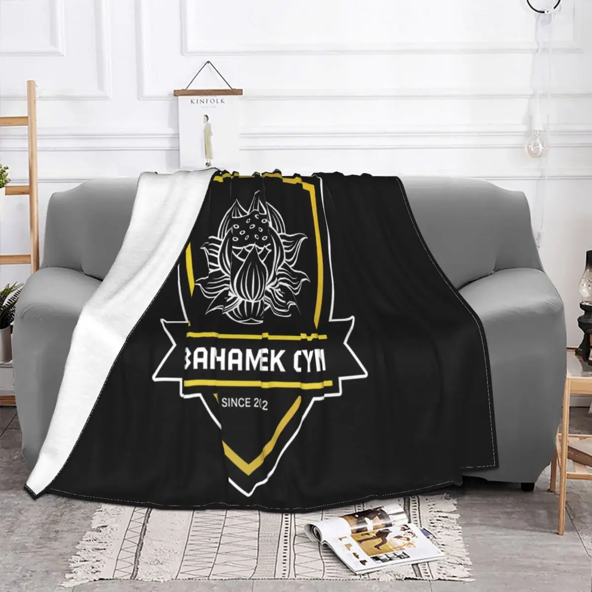 New Banchamek Gym Buakaw Por Pramuk Muay Thai Logo Mens Black Swea Size S 3Xl Throw Blanket