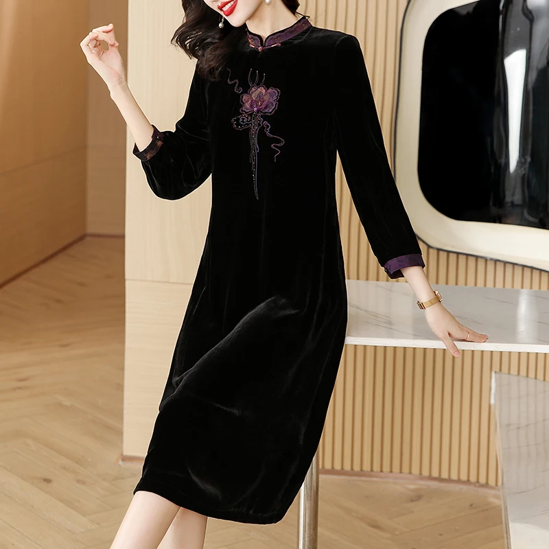 2023 New Silk Golden Velvet Embroidered Long Sleeve Dress Women's O-Neck Loose Size Retro Flower Decoration Knee Length Dress