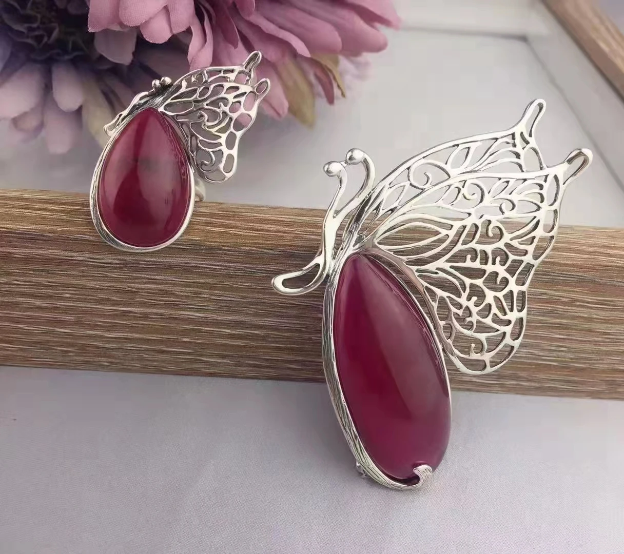 

925 Sterling Silver Exotic High-end Atmosphere Red Corundum Open Ring Pendant Brooch Sleeve Collection Jewelry Set