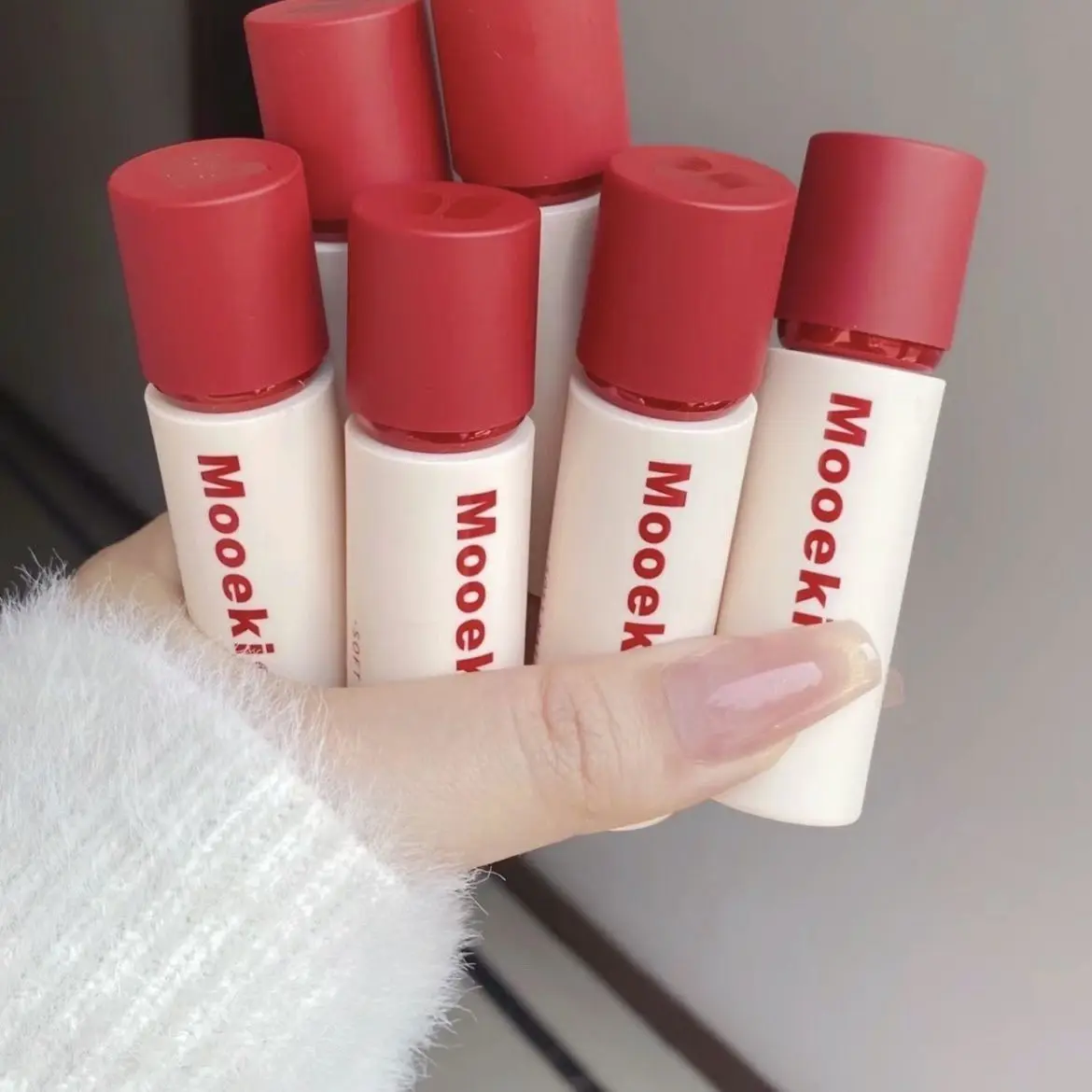 Mooekiss Velvet Matte Lip Cream Mud Lip Glaze idrata non si attacca facilmente al trucco delle labbra della tazza