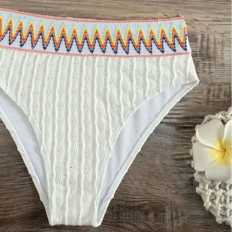 Sexy witte bikini met één schouder, hoge taille, badmode 2024, getextureerd badpak, damesbadpakken, tweedelige Braziliaanse bikini