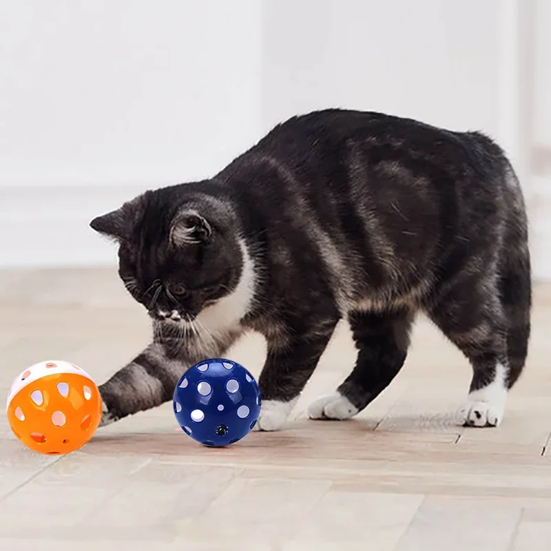 Juguetes de piezas con campana para gatos, pelota de plástico para masticar y rascar, juguete interactivo de entrenamiento, suministros para