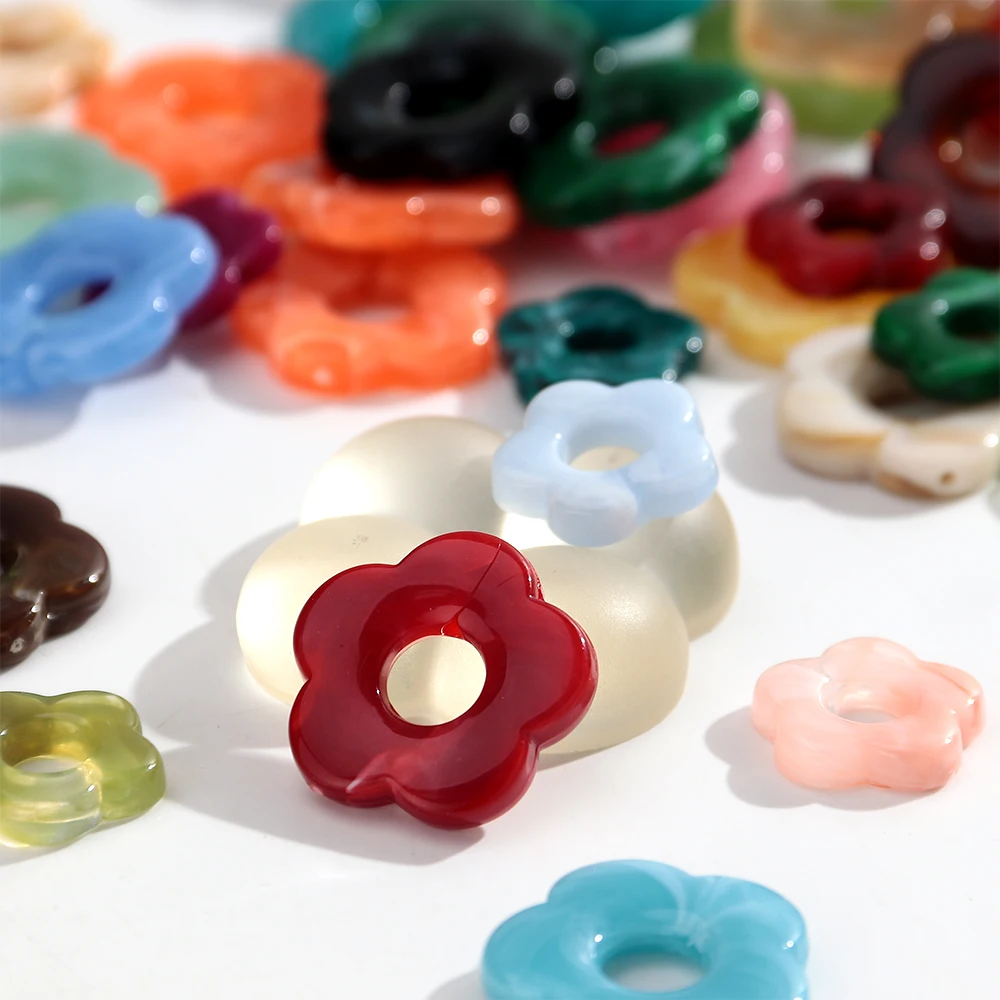 10 Stück Bunte Acryl-Blumenperlen, Hohle Harz-Gänseblümchen-Anhänger für DIY Schmuckherstellung, Halsketten, Ohrringe und Accessoires – Detail 6