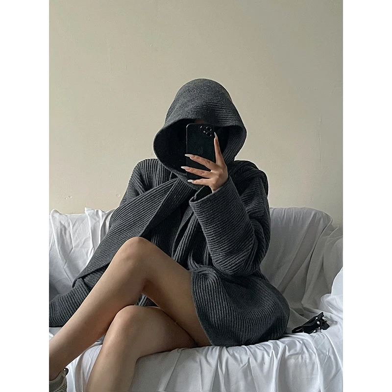 Designer Korean Version of Simple Knitted Cardigan Mid -length Jacket Women's Design Sense Lazy Casual Cape Wetting Sweater