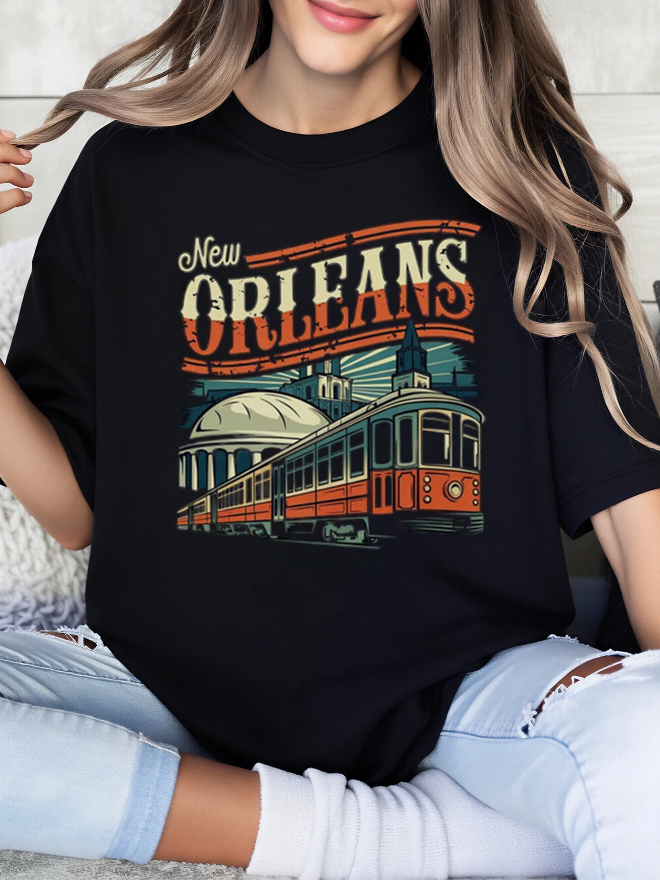 

New Orleans Streetcar Print Pattern and Text Halloween T-Shirt Women Casual Outfit Black Plus-Size