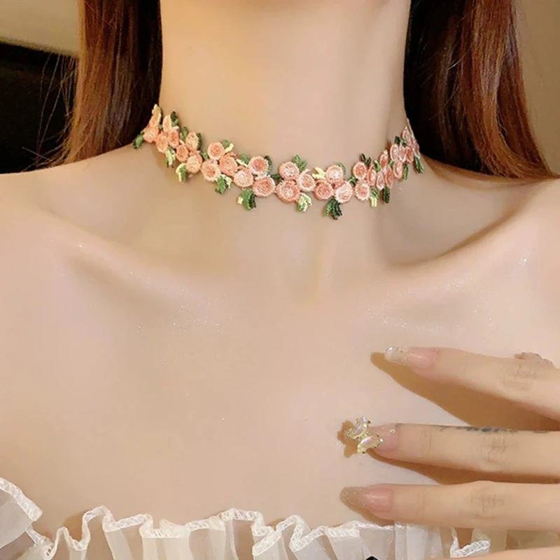 Y2K الدانتيل والتطريز الزهور قلادة للنساء الفتيات نوعية جيدة الحلو أنيقة المختنق طوق تصميم رومانسي التبعي