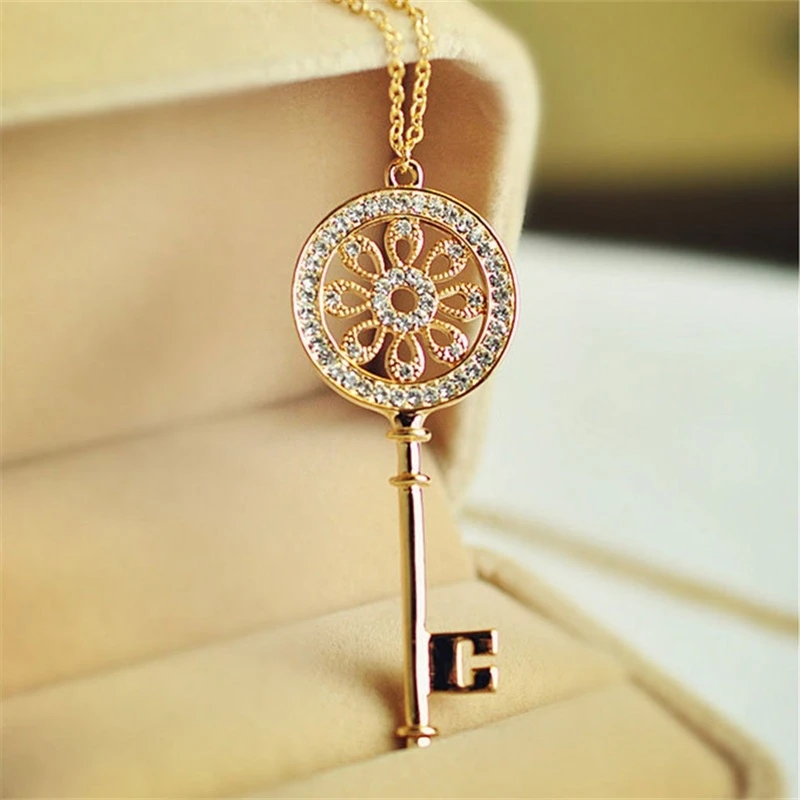 European and American Fashion Winter Long Pattern Sweater Chain Key Crystal Necklace for Women Pendant Party Gift Jewelry collar