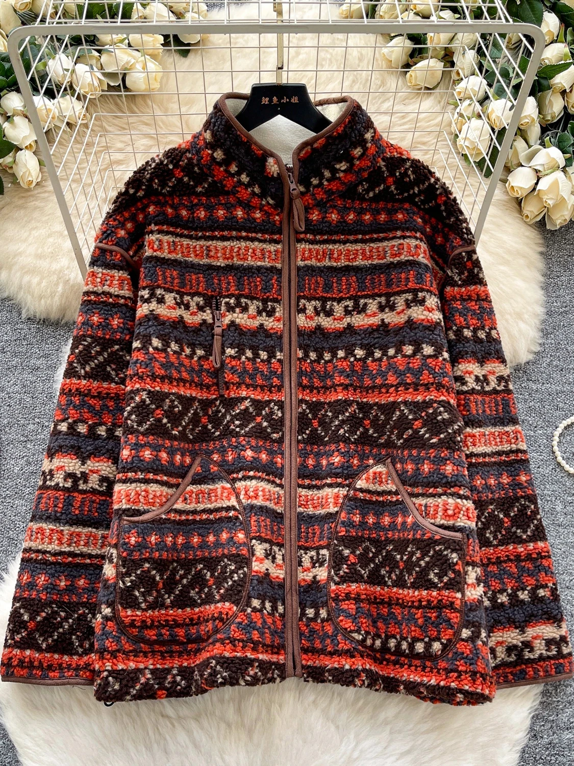 

Feld Premium с воротником из меха ягненка на молнии, длинный женский свободный модный теплый топ Vintage Commute Sle с геометрическим узором...