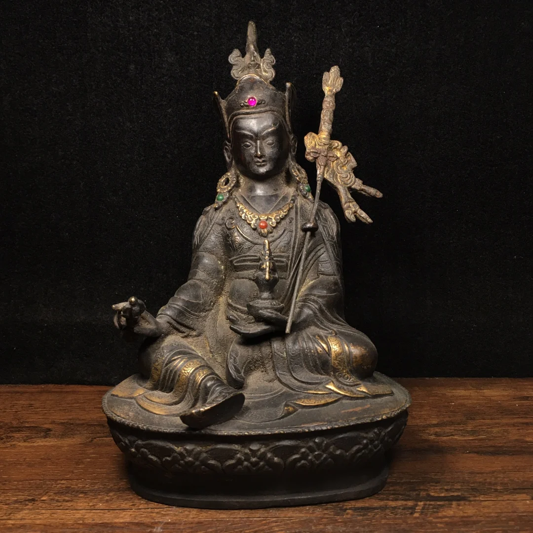 Master of Pure Copper Inlaid Padmasambhava Guru Rinpoche 21CM high 13.5 cm long 9.5 centimeters wide, Weighing 950 g