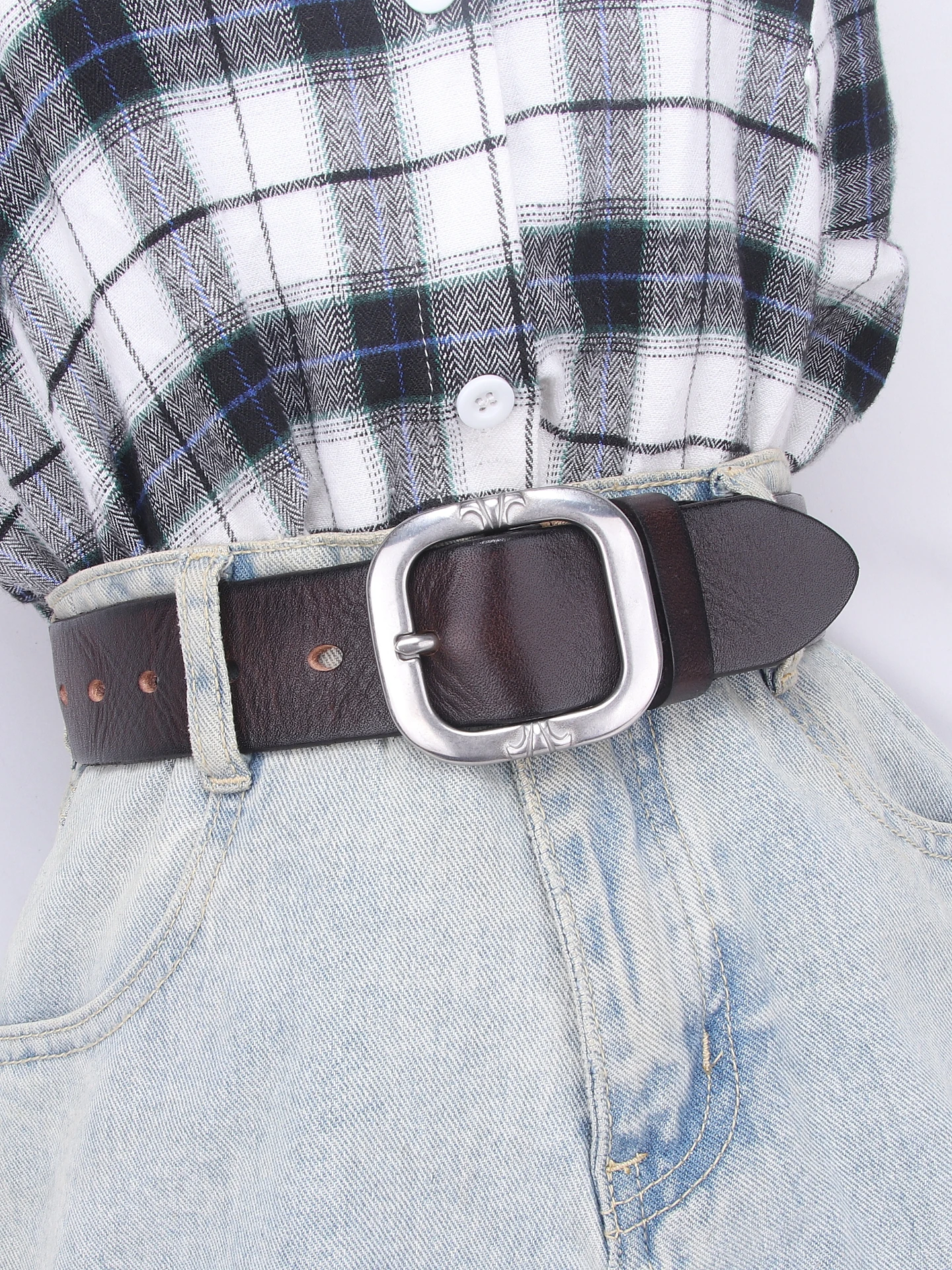 手作りのトップレイヤー牛革ベルト、カジュアルヴィンテージスタイル、男女兼用、デニムジーンズと合わせて、ファッショナブルなシルバーバックル付き