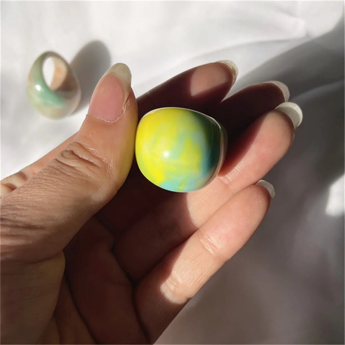 Y2k Korean Transparent Acrylic Geometric Chunky Rings Women Charm Colourful Rainbow Resin Knuckle Tie Dyed Finger Rings Jewelry