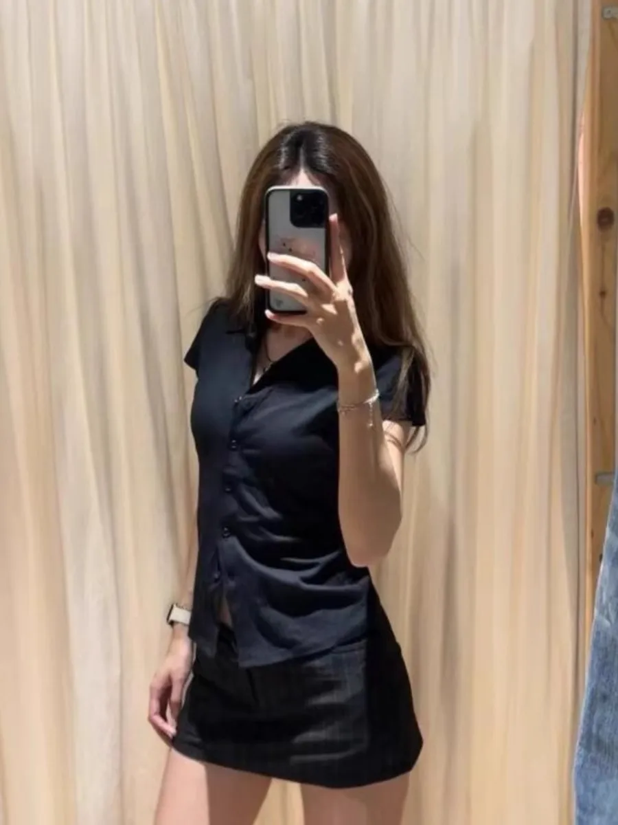 

Черная блузка на пуговицах, топ, женская новая уличная одежда, повседневные футболки с короткими рукавами и лацканами в стиле Харадзюку, винтажные крутые футболки в консервативном стиле, топы Y2K