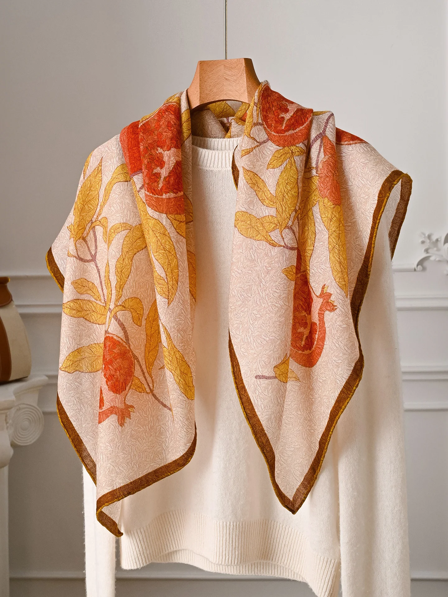 Echarpe-en-laine-soluble-a-motif-retro-chale-d'ete-haut-de-gamme-peint-a-la-main-pour-femme-grand-cache-cou-carre