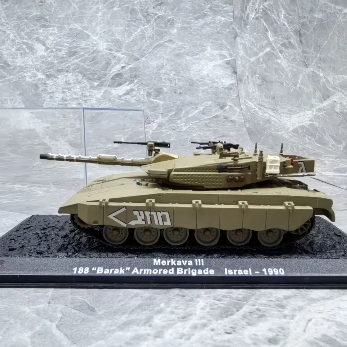 1/72 Israeli Merkava Tank Merkava III 1990 (alloy（main body）+plastic material) model ornament