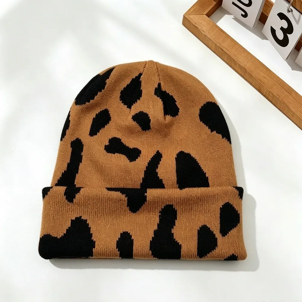 Fashion Thickened Cow Pattern Knitted Hat Keep Warm Elastic Pullover Hat Coldproof Ear Protection Winter Beanie Hat Autumn