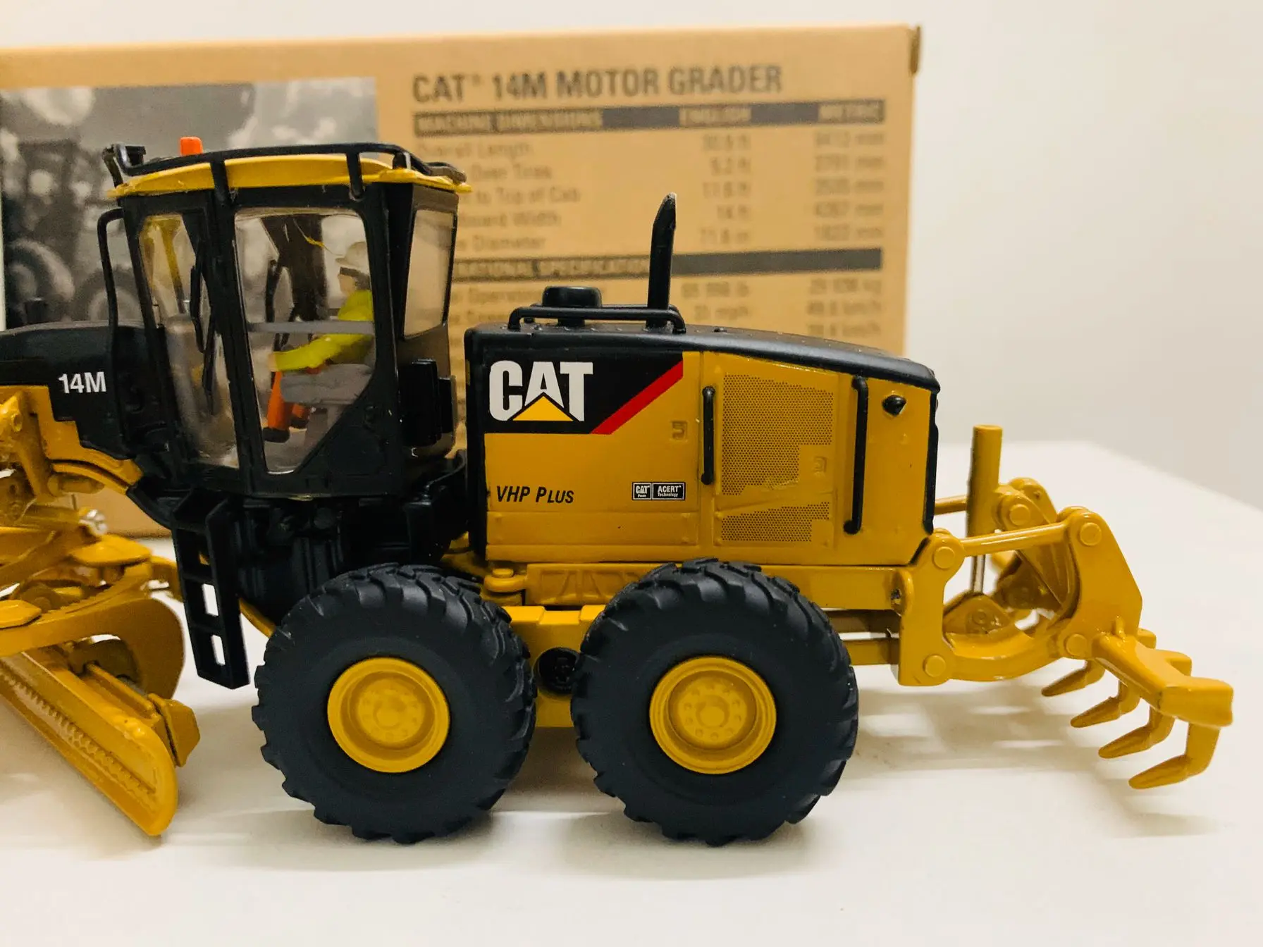 DM 14M Motor Grader 1/50 Scale DieCast Masters DM85189C New in Box