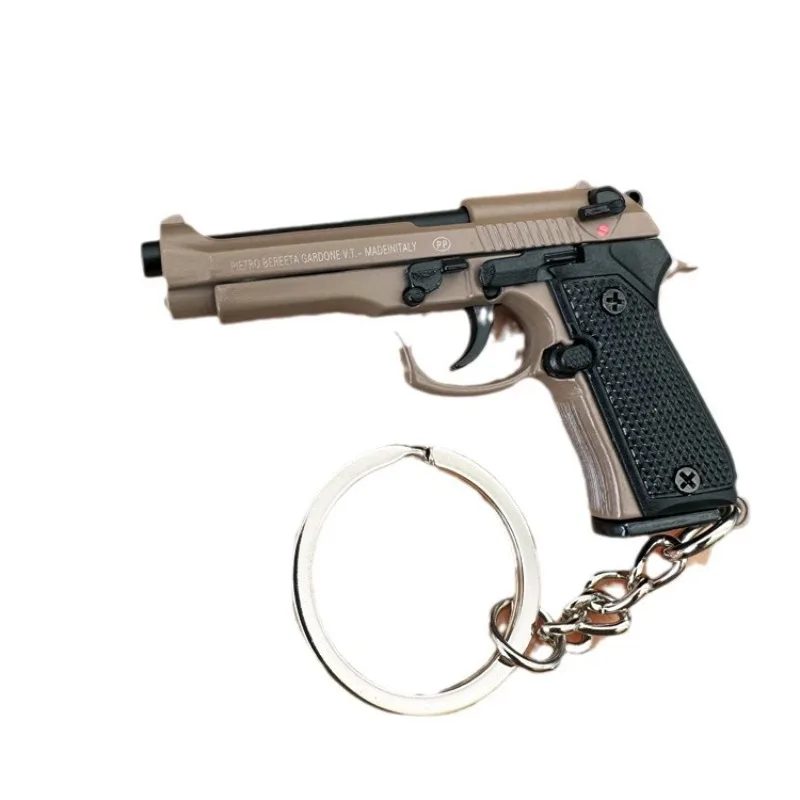 Metal Keychain Pendant 1:4 Personalized Creative Keychain Ring Shoulder Bag Gift for Men's Military Fans To Collect Small Gifts.
