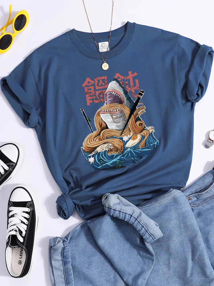 Ukiyo E Jaws Eating Sushi Noodles Women T-Shirts Cool Hip Hop Tshirts Summer Breathable Tee Shirts Sweat Casual Female T Shirts