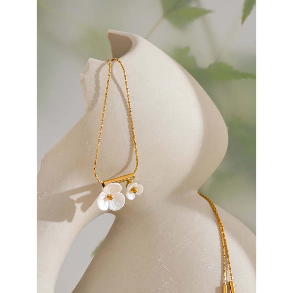 Yhpup Edelstahl süße romantische schicke Harz Blume Anhänger Sommer Halskette 18 Karat Gold Farbe Pvd Kragen Schmuck für Frauen Geschenk