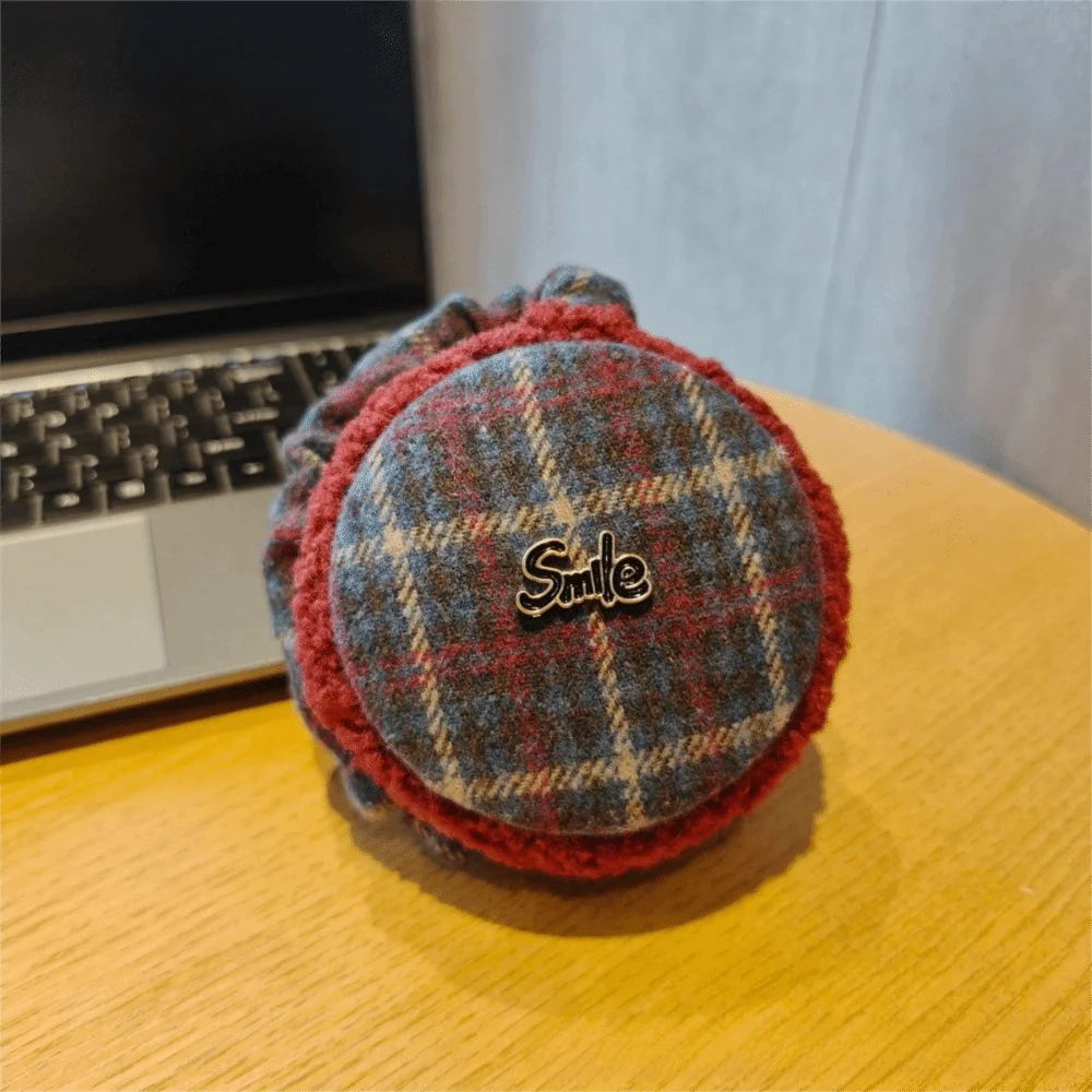 غطاء للأذنين شتوي منقوش على الموضة بتصميم عتيق قابل للطي لتدفئة الأذن وحماية من البرد سميكة قابلة للطي للنساء