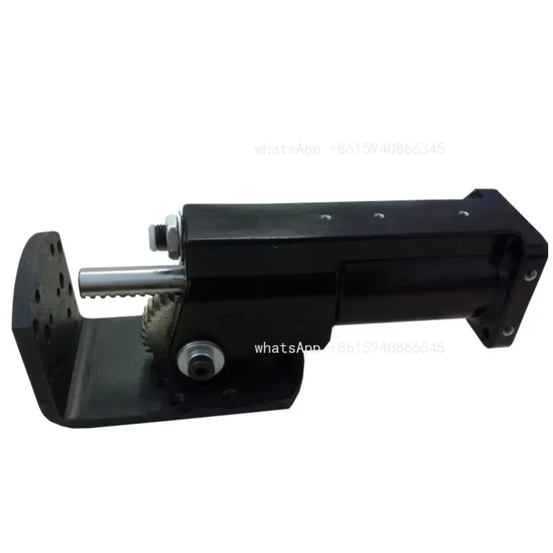 Rack and pinion manipulator side attitude cylinder
