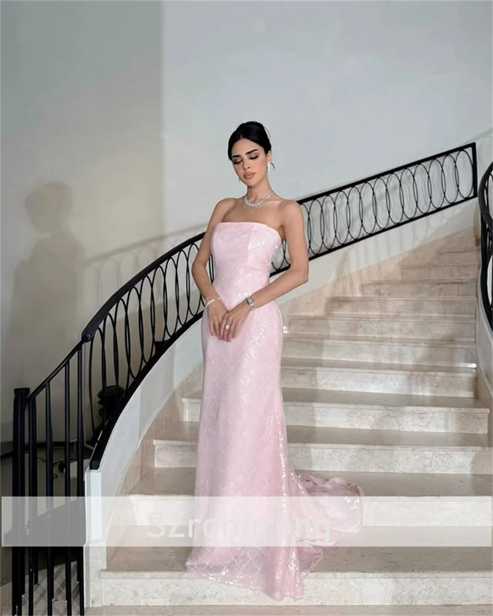 Glamuroso cuello barco lentejuelas brillantes sin espalda vestido saudí sirena sexy hasta el suelo vestido de novia de noche con tren personalizado