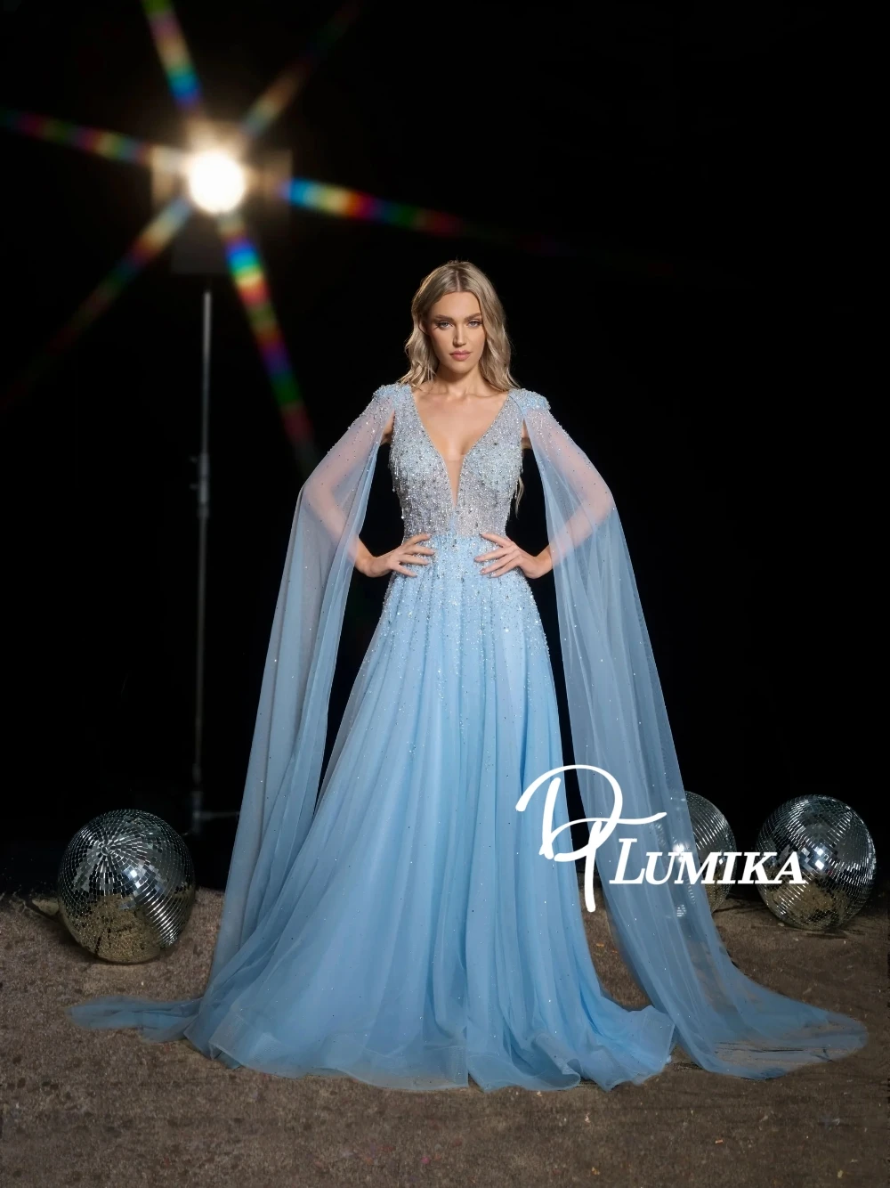 

Элегантное вечернее платье трапециевидной формы с короткими рукавами больших размеров, ослепительное сексуальное платье для выпускного вечера с глубоким V-образным вырезом по индивидуальному заказу и кисточками из кристаллов