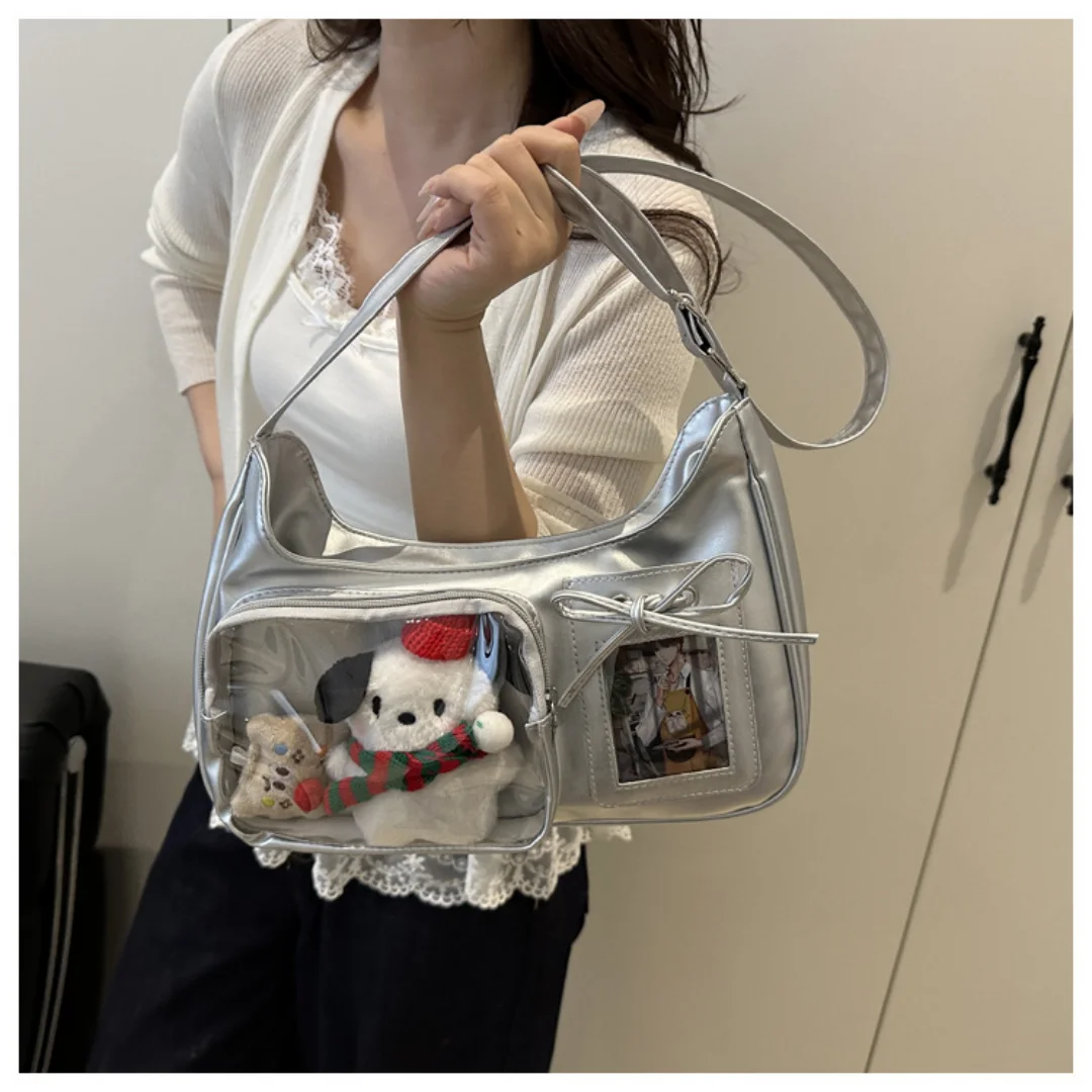 Vintage burgunderrote PU-Schultertasche mit transparenter Seitenfach-Optik, Unterarmtasche, Anime-Motiv-Fanartikel-Aufbewahrungstasche. – Detail 5