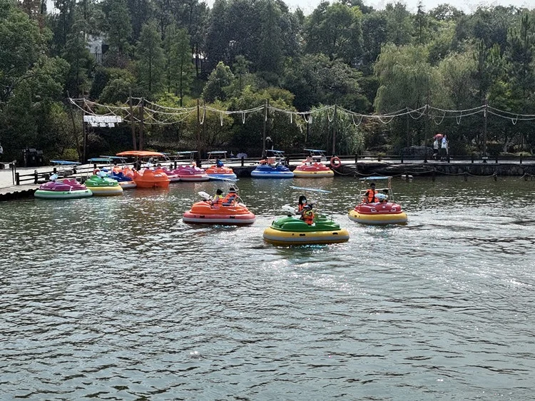 Floating Inflatable Game Electric Motorized Bumper Boat