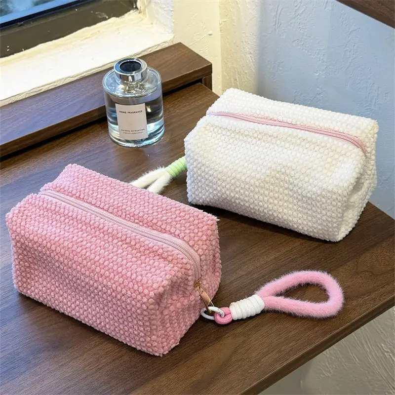 plush-makeup-bag-zipper-clutch-bag-women's-cosmetic-handbag-cute-lipstick-pouch-portable toiletry-organizer-travel-makeup-pouch
