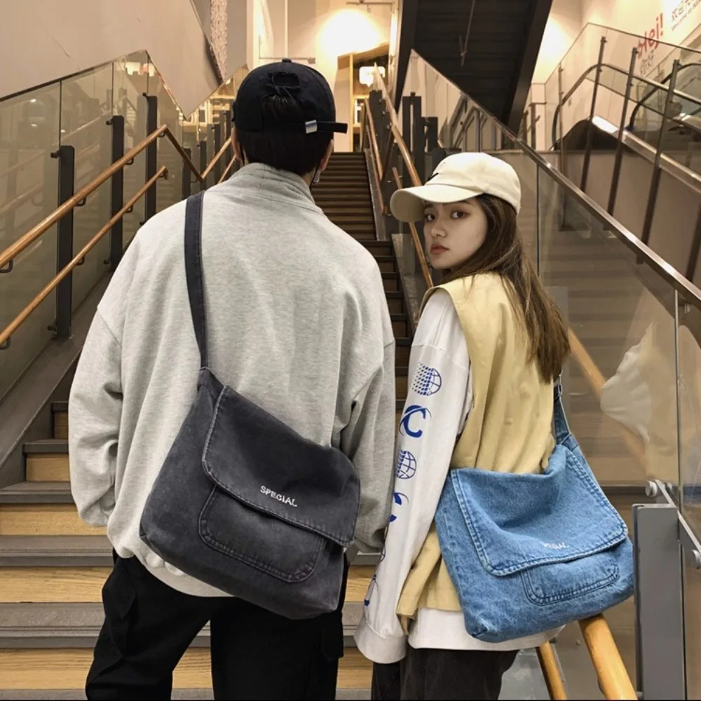 حقائب كتف عصرية ذات سعة كبيرة وحزام قابل للتعديل بلون سادة حقيبة كروس للجنسين من قماش الدنيم للنساء