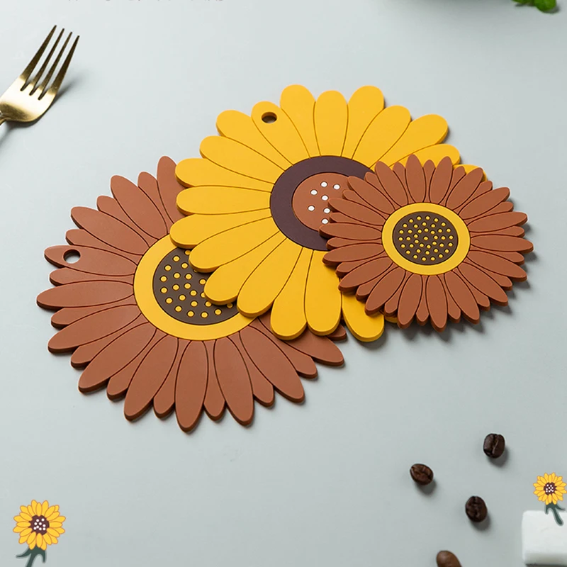 

Sunflower Shape Placemats Home Decor Washable Easy-To-Clean Hangable PVC Heat Resistant Pot Bowl Coasters Kitchen Accessories