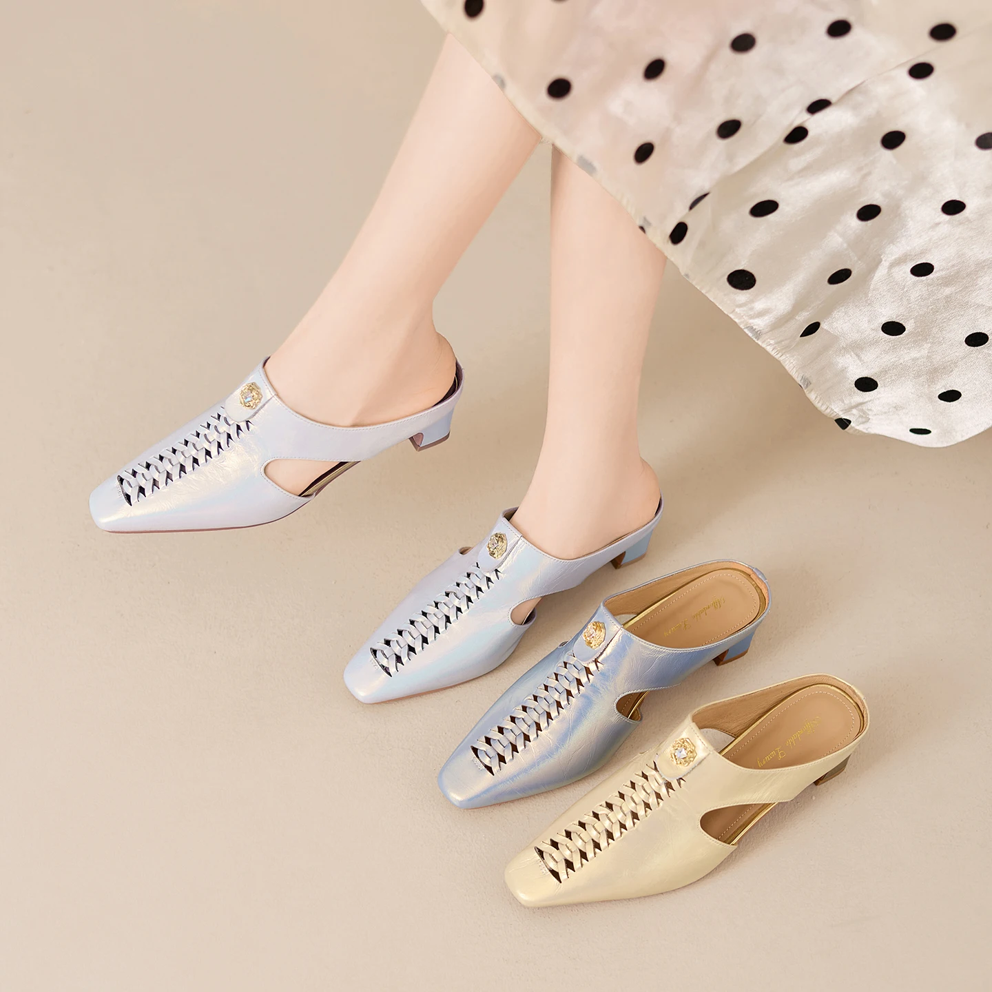 Nouvelles sandales d'été 2026 pour femmes en cuir naturel 22-25cm, mules ajourées en cuir de vachette, peau de mouton et peau de porc, pantoufles à talons hauts pour femmes