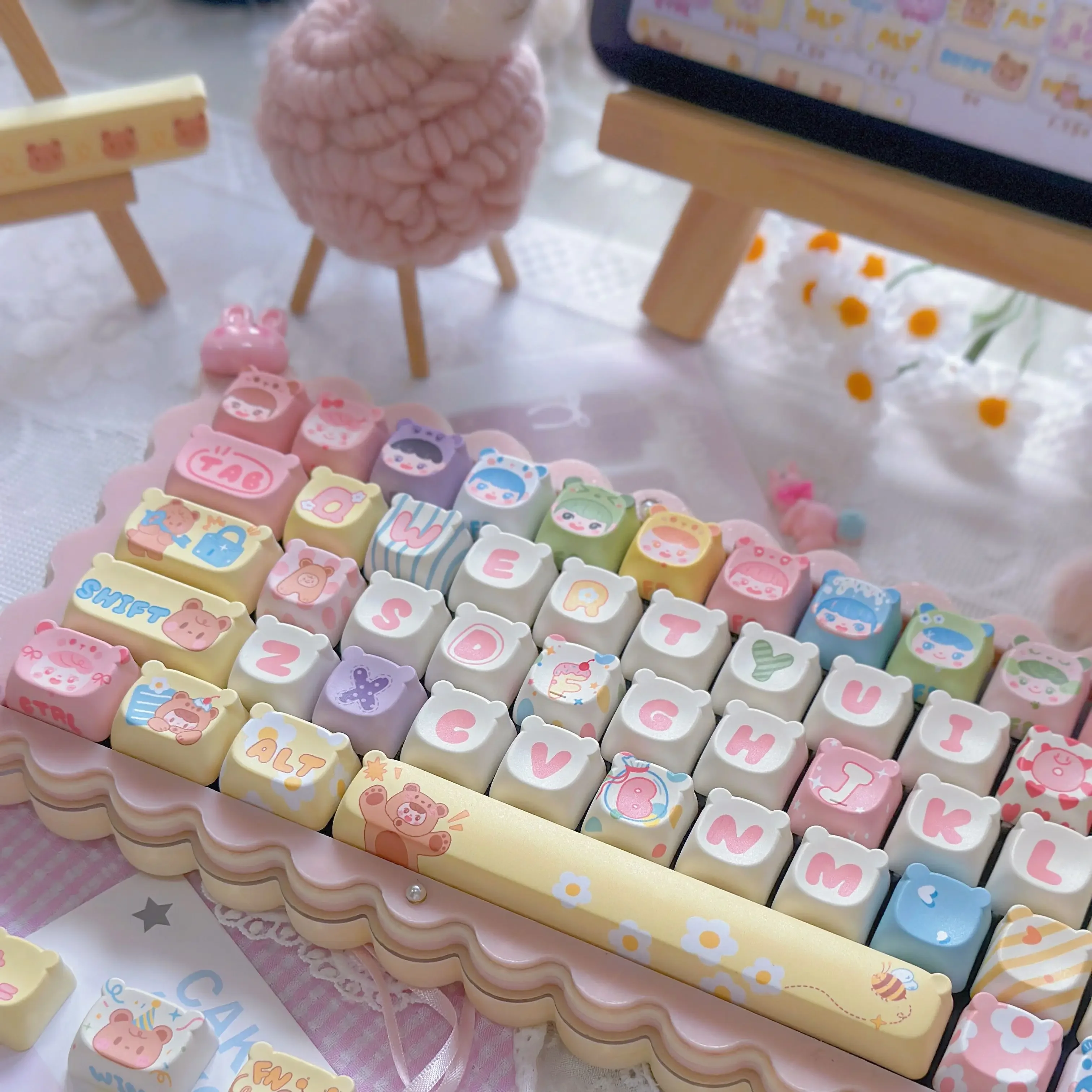 

138 Keys Bear Keycap Set EAO Profile PBT Heat Sublimation MX Switch Game Mechanical Keyboard Keycaps Cute Girl Keyboard Cap