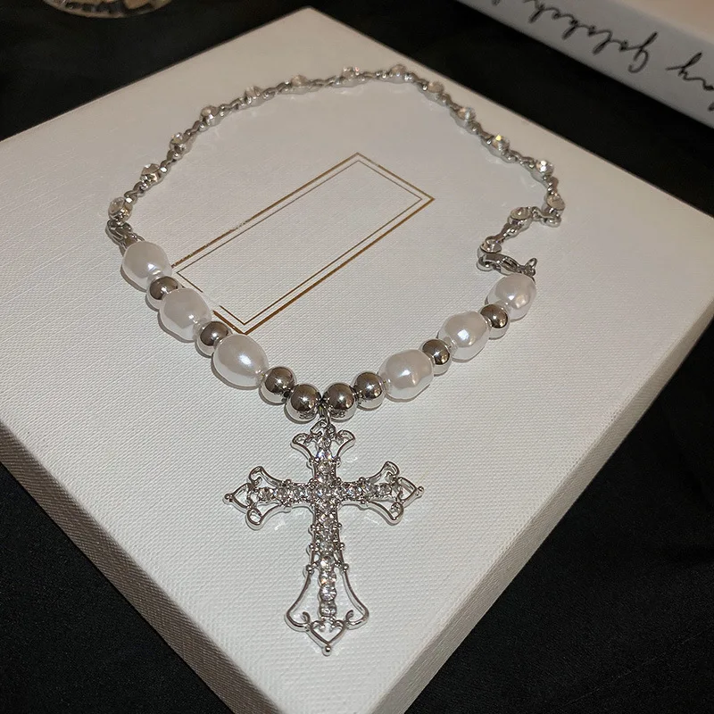 Fashionable Trend, Sweet and Cool Artificial Diamond Cross Pendant, Gorgeous Pearl Hip-hop Collarbone Chain Necklace Gift