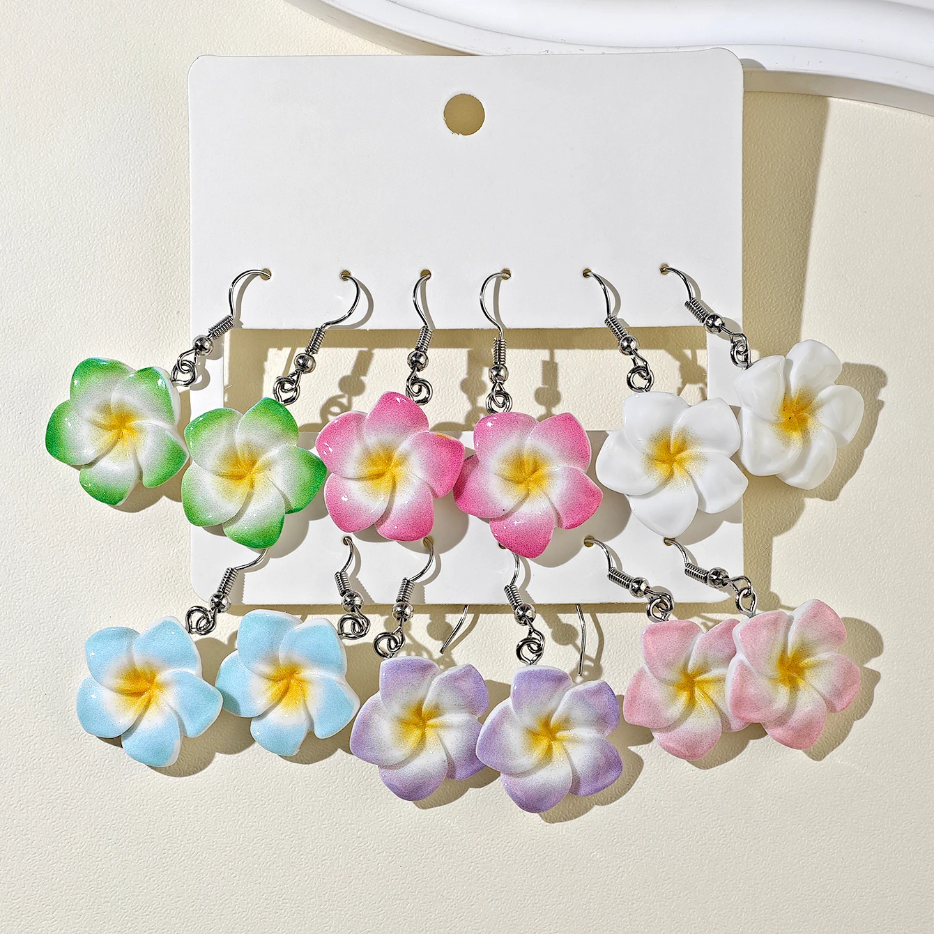 12 قطعة عبر الحدود الحد الأدنى البوهيمي نمط التدرج اللون بلوميريا الراتنج زهرة طقم من الحلقان للنساء