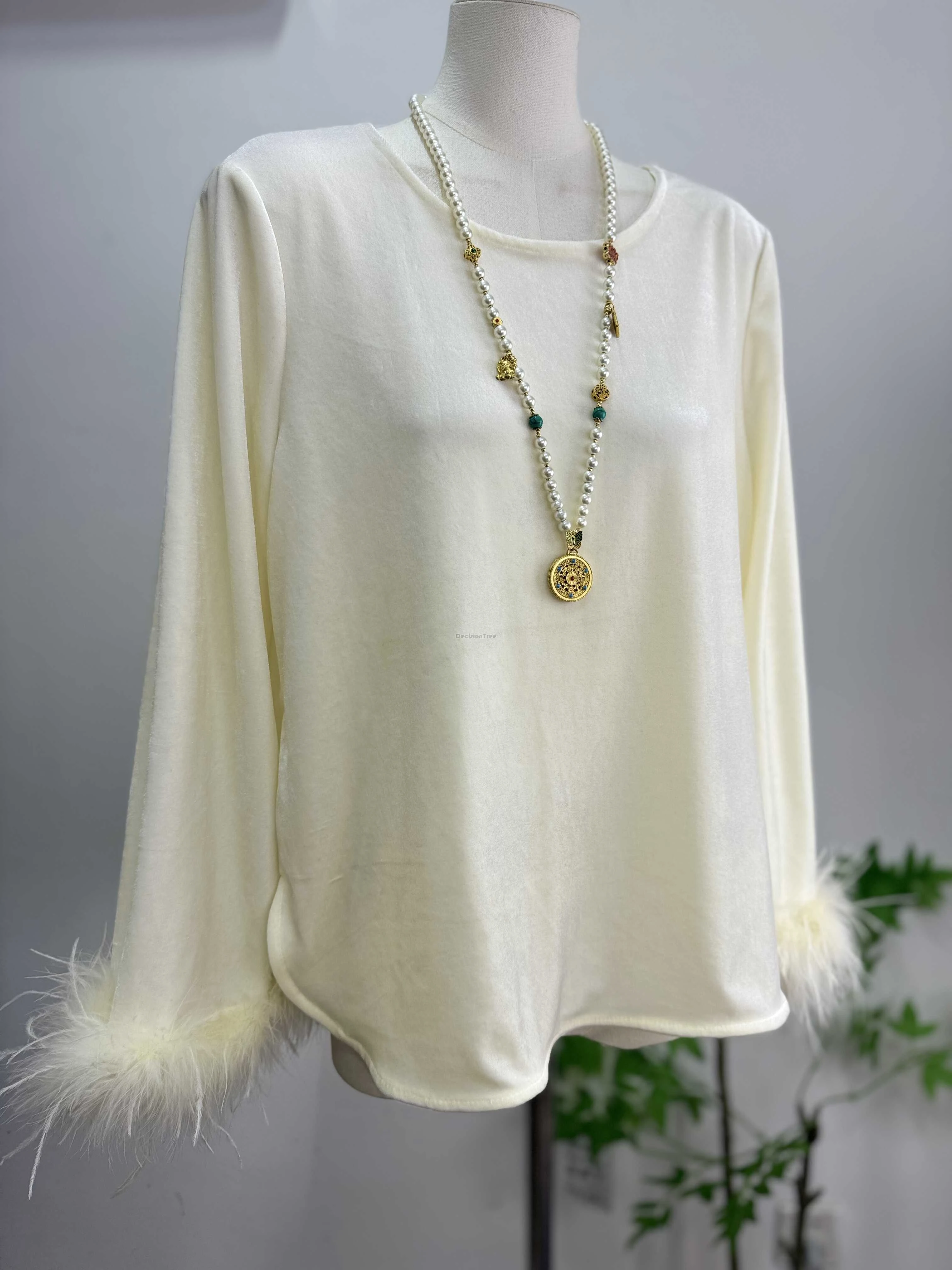 

2025 new chinese-style loose long sleeve round collar velvet tang suit top fashion cuffs patchwork design women base layer shirt