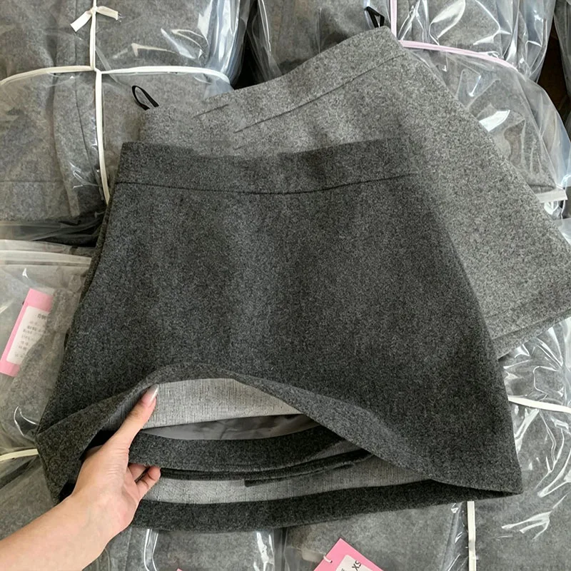 2026 New Gray Thicken Woolen Skirts Women Autumn Winter High Waist Anti-Glare Short Skirt Female Solid Simple Blended Skirts