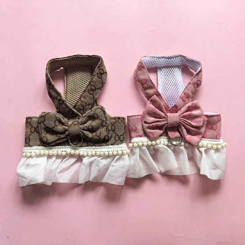 Neues Designer-Luxus-Schnitt-Haustiergeschirr, kleiner mittelgroßer Hund, Brust und Rücken, süße Schleife, Weste, Welpenkleidung, Katzenrock, Hundekleidung