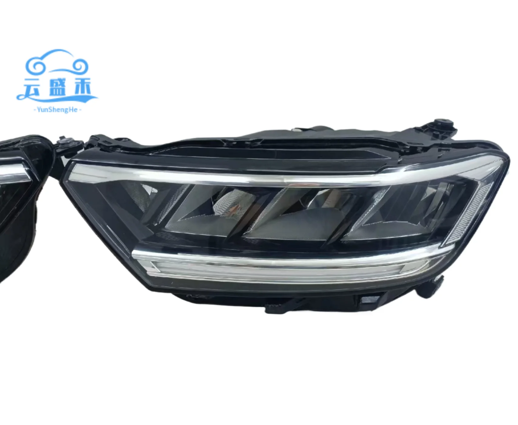 حار بيع كشافات عالية الجودة ل 22 -23 نمط فولكسوان T-ROC LED LED المصابيح الأمامية الجمعية درجة الحرارة نمط جديد عالية تكوين