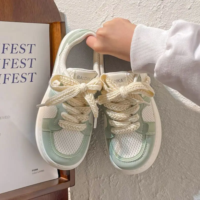 

2025 Summer Women White Canvas Shoes Thin Breathable Mesh Wheat Design Casual Sneakers