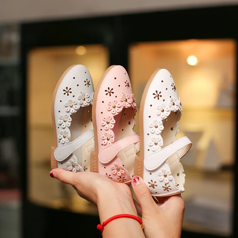 Girls Leather Shoes Princess Children\'s Flats Cut-outs with Flowers Sweet Soft 2024 Spring Summer Kids Dress Shoes for Wedding