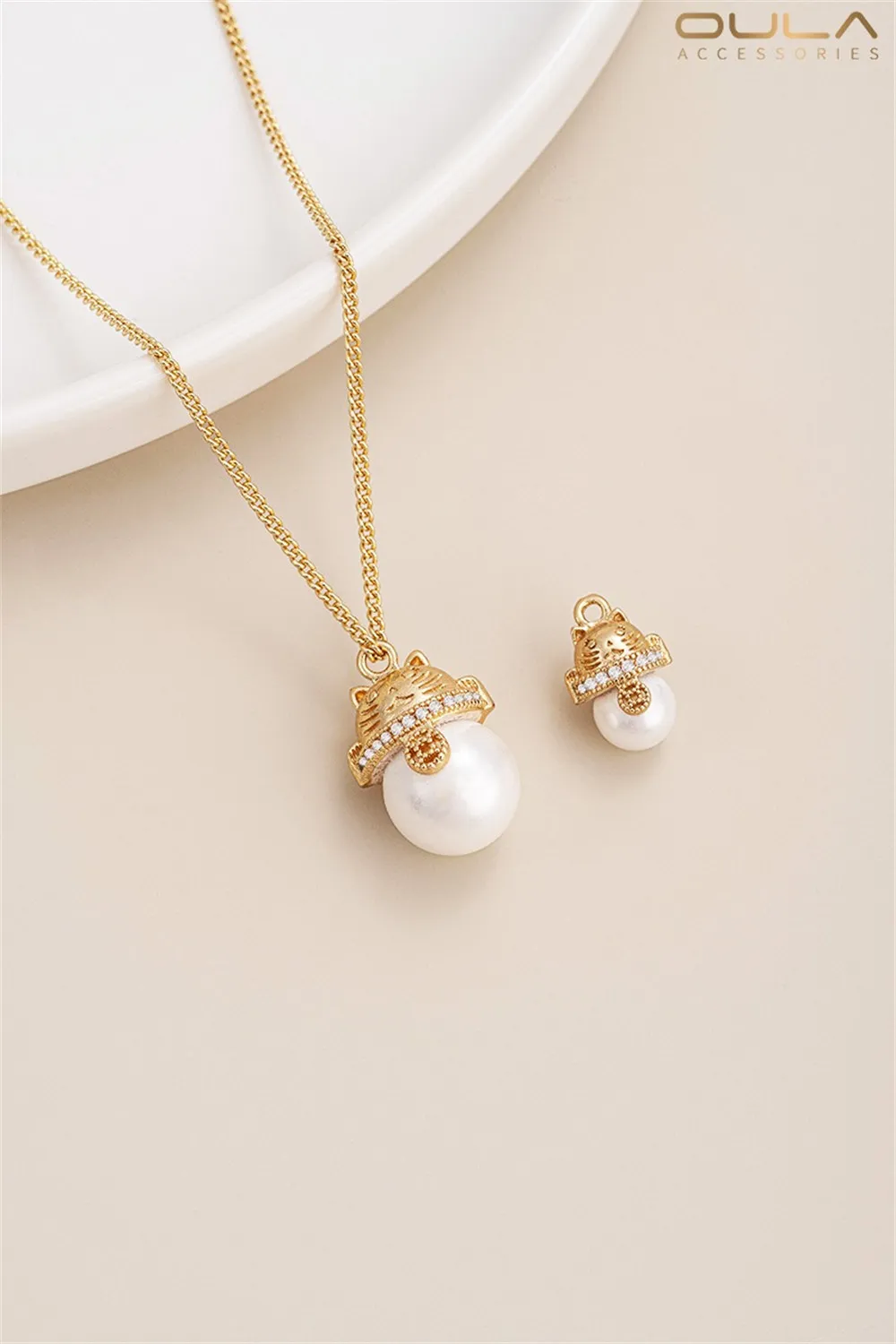 1pcs 14K Gold-plated Zircon Maneki Neko Round Bead Pendant Set, Diy Sticky Crystal Pearl Half-hole with Needle Pendant Set