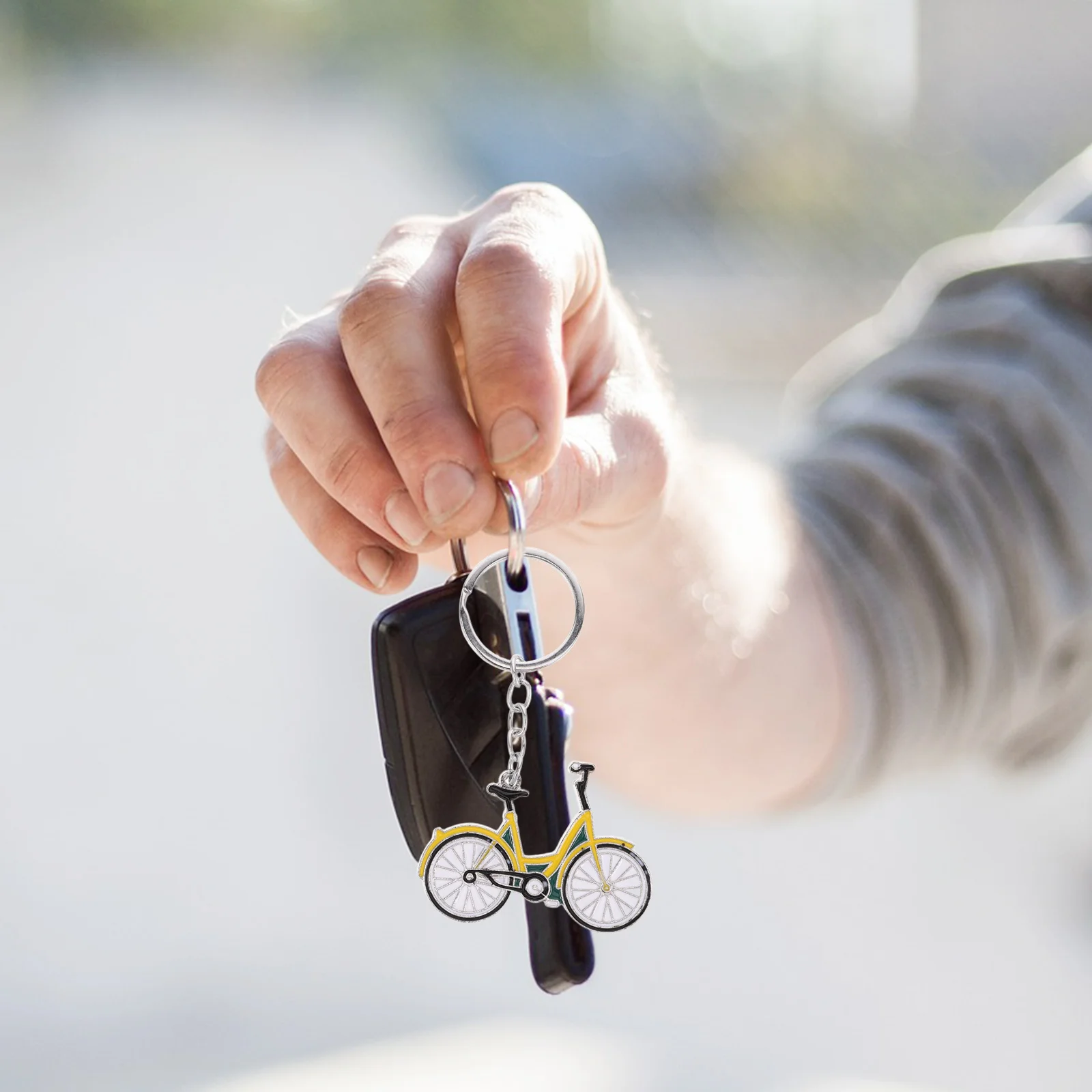 

8Pcs Mini Bicycle Keychain Shiny Metal Bike Pendant Portable Charm for Backpacks Purses Ideal Gift for Cyclists Commuters Trendy