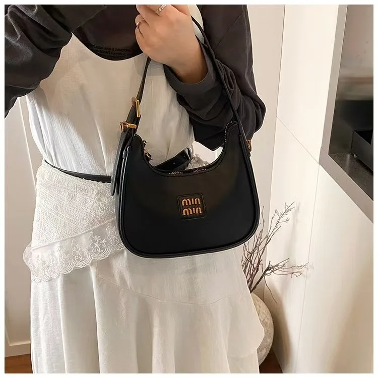 حقيبة هوبو لخريف وشتاء 2025، محفظة تحت الإبط للنساء، حقيبة كتف بسيطة، حقيبة كروس مزخرفة، عتيقة