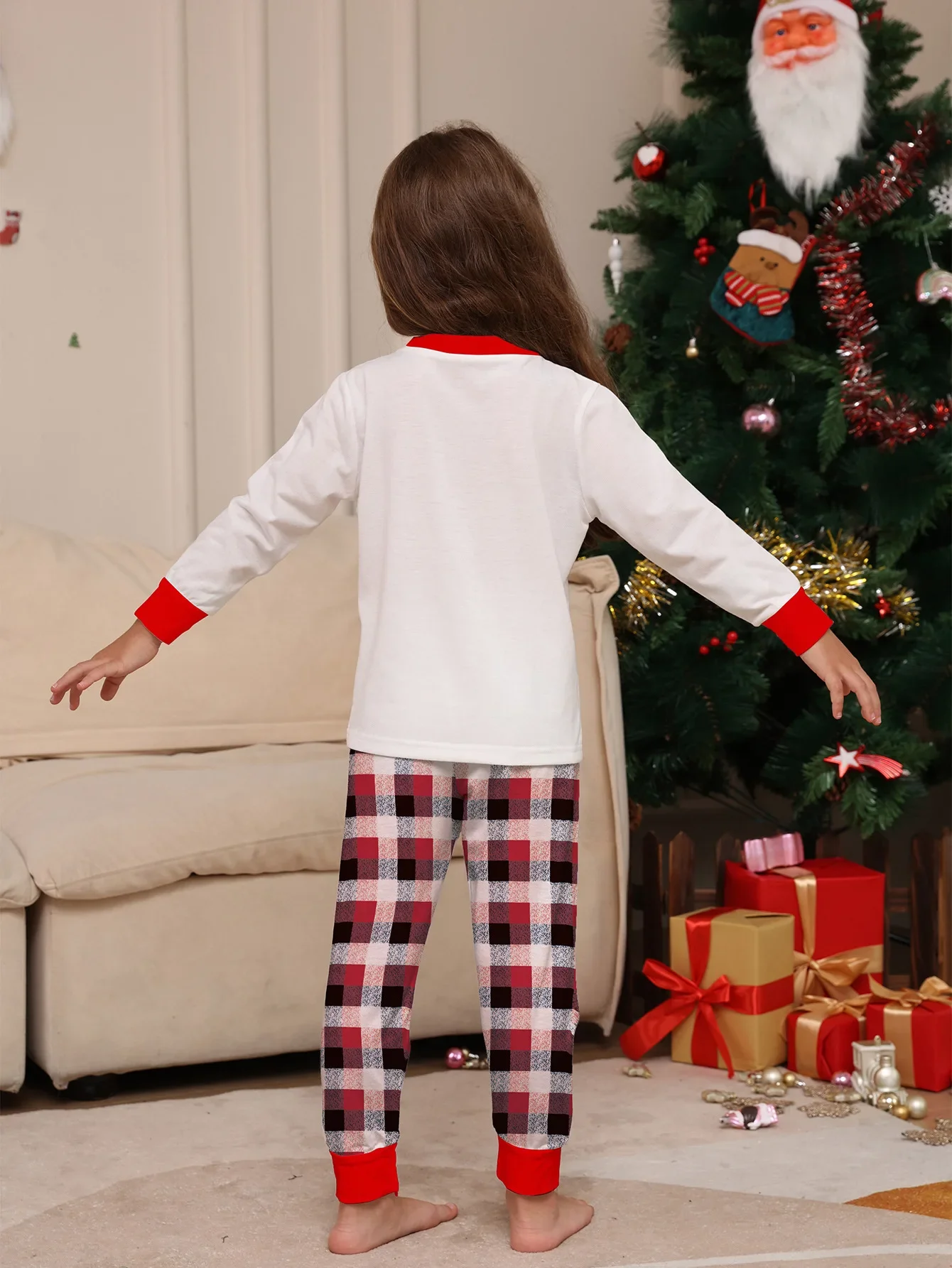 Roupas familiares combinando impressão de feliz Natal, pijama xadrez bonito dos desenhos animados, pijamas casuais macios, look de Natal, inverno, 2024