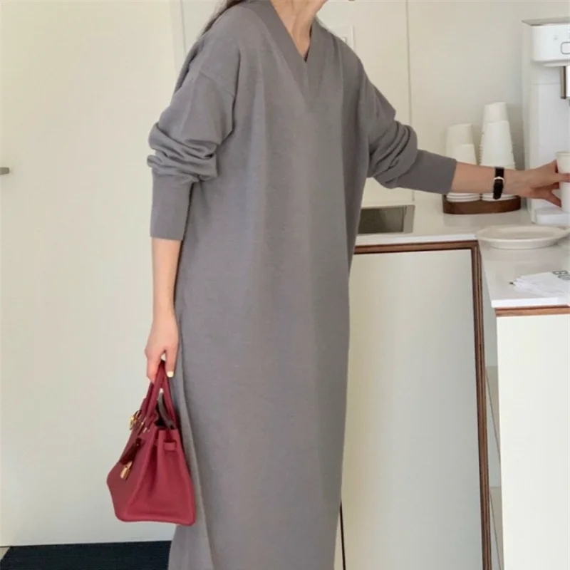 

REALEFT 2024 New Autumn Winter Knitted Loose Women's Dresses 2025 New Long Sleeve V-neck Elegant Straight Long Dress Female