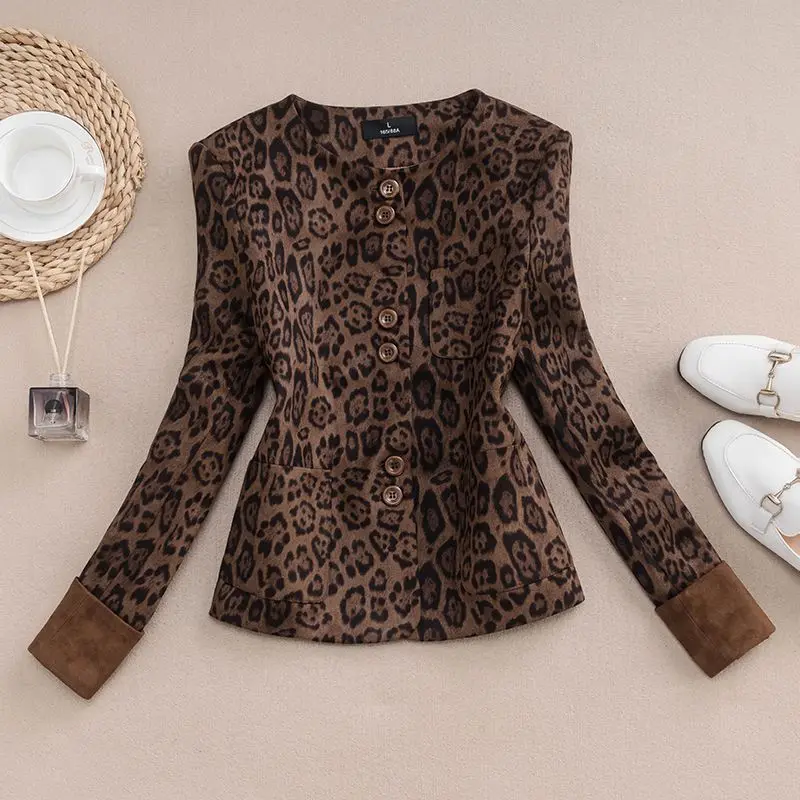 

Повседневный свободный жакет с круглым вырезом и леопардовым принтом, женский, короткий рукав, весна-осень, новая модная коллекция, в стиле «маленький аромат», топ-костюм