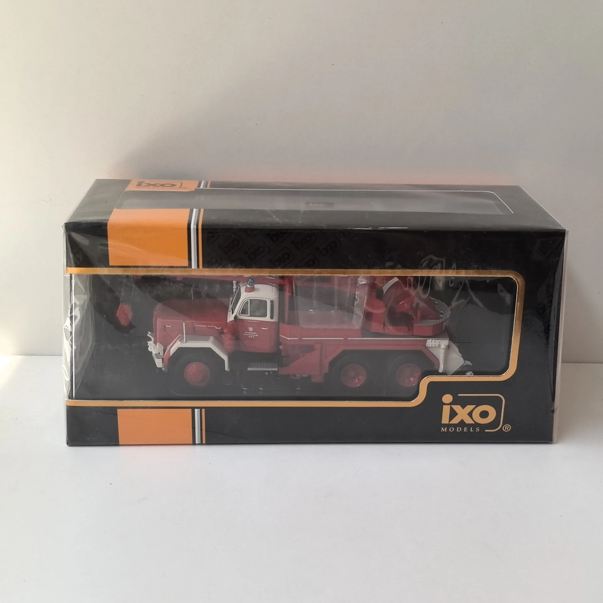 

Box Cracked Diecast IXO 1/43 Scale MAGIRUS DEUTZ URANUS KW 16 Fire Engine Alloy Car Model Collectible Toy Gift Souvenir Display