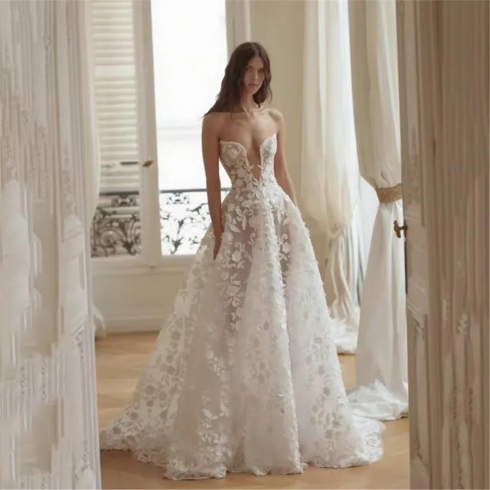 

Elegant Strapless A Line Wedding Dress Appliques Backless Bride Dress Sexy Floor Length Wedding Gown Bridal New Gown Customized